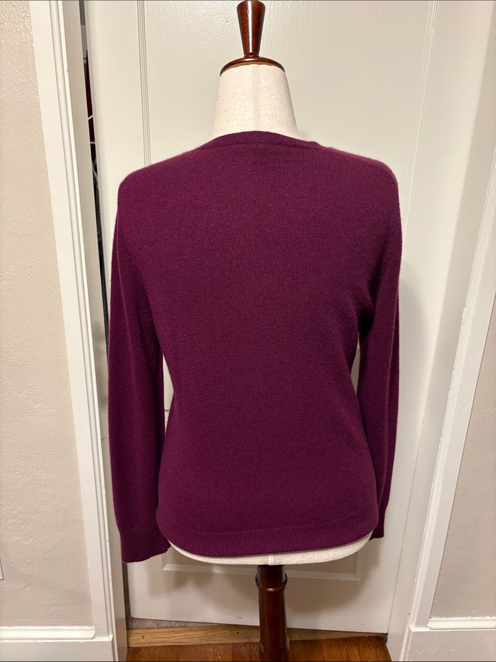 Ann Taylor 100% Cashmere Wine / Merlot / Burgundy Crewneck Cardigan Sweater - Picture 3 of 6